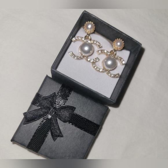 Chanel Style Earrings - Picture 4 of 6